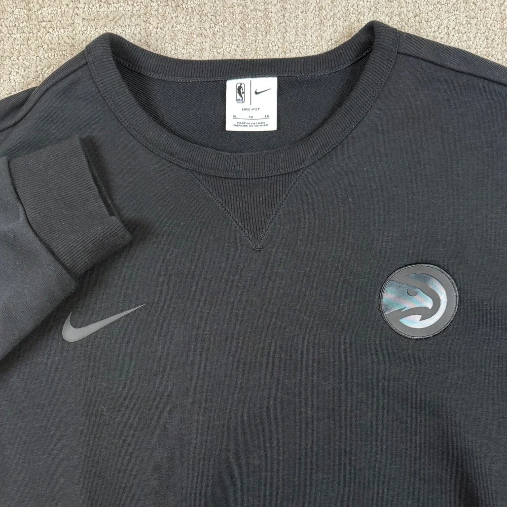 Nike Dri-Fit Mens XL Atlanta Hawks Standard Issue Black Sweatshirt HM7470-010